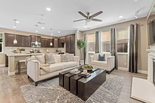 894 Blossom Rock LN, Folsom, CA 95630