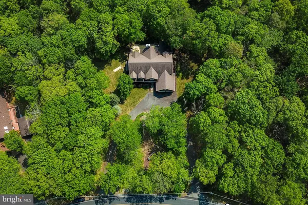 229 WASHINGTON, Lords Valley, PA 18428