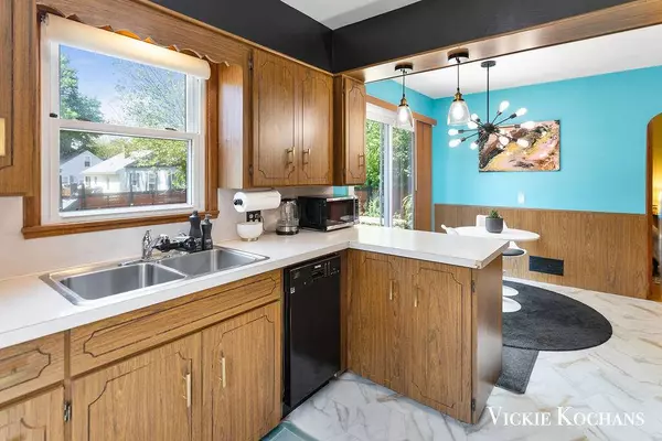 2645 Madison SE Avenue, Grand Rapids, MI 49507