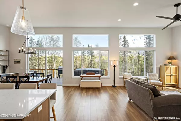 17997 Rivervista RD, Eagle River, AK 99577