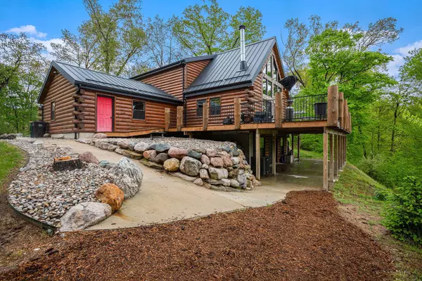 3199 N Loop Court, Middleville, MI 49333