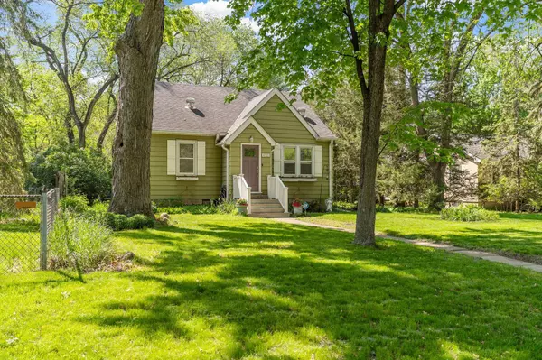 4721 Lakeview AVE N, Brooklyn Center, MN 55429