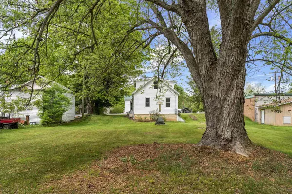 8883 HIGHLAND TPKE, Mcdowell, VA 24458