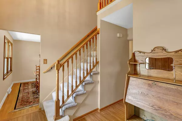 560 N Williams DR, Palatine, IL 60074