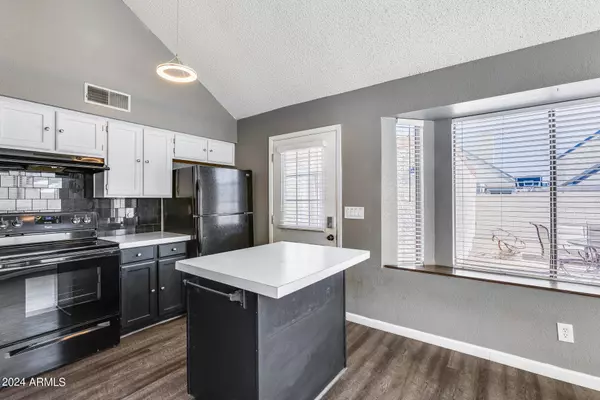 2234 W MONONA Drive, Phoenix, AZ 85027