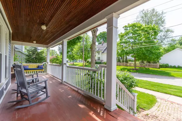 407 W Lincoln AVE, Wheaton, IL 60187