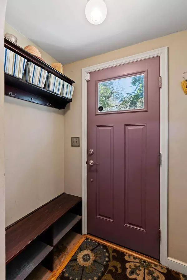 4721 Lakeview AVE N, Brooklyn Center, MN 55429