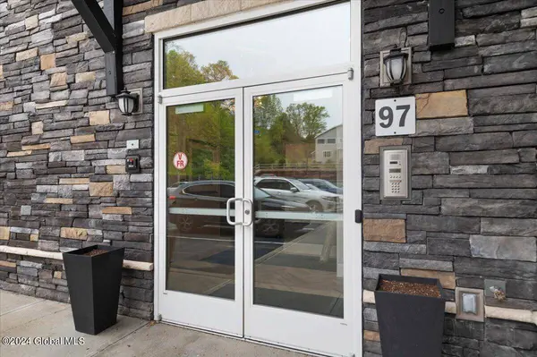 97 East Avenue #Unit 303, Saratoga Springs, NY 12866