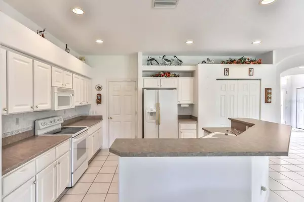 26 EDGEWATER DR, Palm Coast, FL 32164