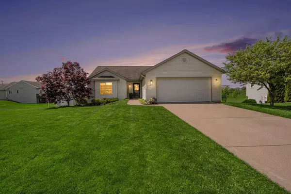 1617 Sunny Glen SE Drive, Caledonia, MI 49316