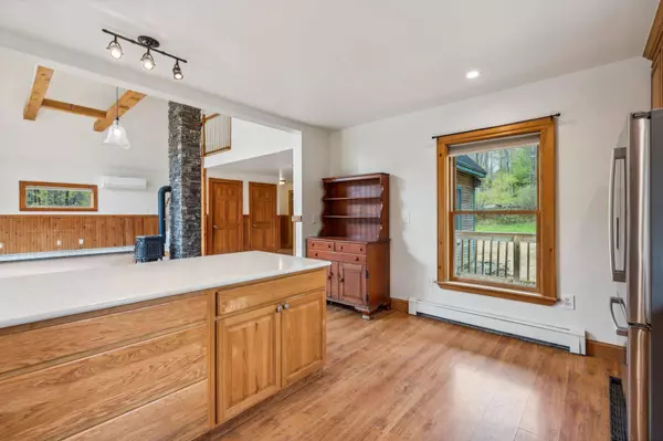 686 Lake House RD, Naples, ME 04055