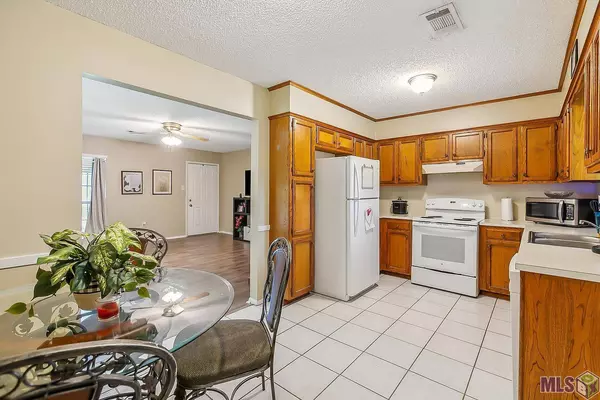 768 LYNN DR, Denham Springs, LA 70726