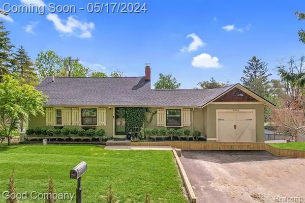 8260 Tipsico Lake Road, Holly, MI 48442