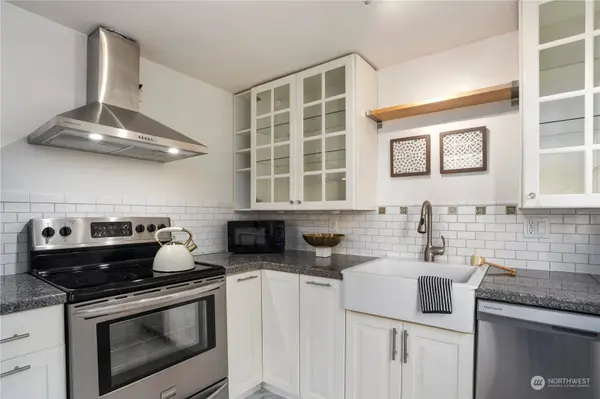 3617 SW Trenton ST, Seattle, WA 98126