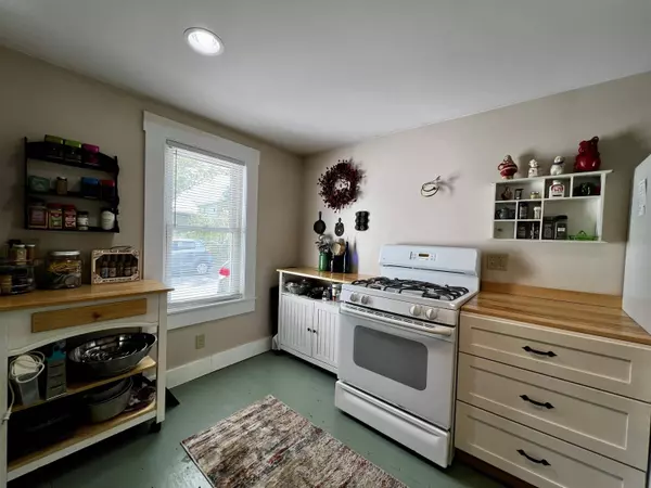 26 Grove ST, Essex Junction, VT 05452