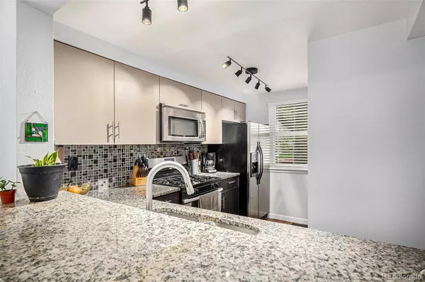 4249 S Mobile CIR #E, Aurora, CO 80013