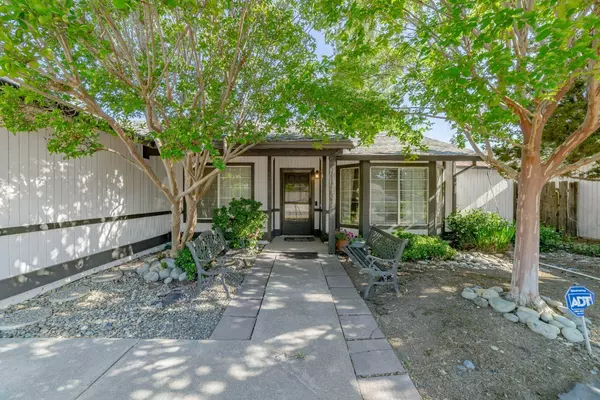 6 Dempster CT, Sacramento, CA 95823