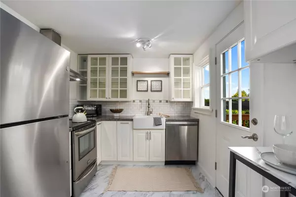 3617 SW Trenton ST, Seattle, WA 98126