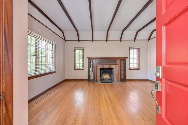 1640 Berkeley WAY, Sacramento, CA 95819