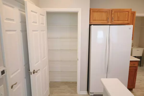 13046 PENNSYLVANIA Avenue #1304, Huntley, IL 60142