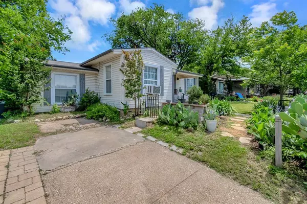 3600 W Boyce Avenue, Fort Worth, TX 76133