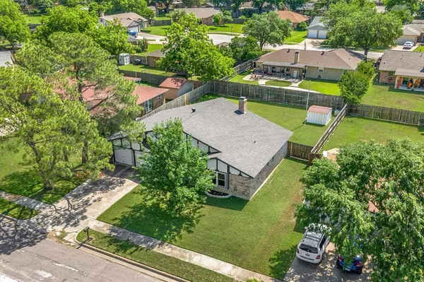 6520 Riddle Drive, North Richland Hills, TX 76182