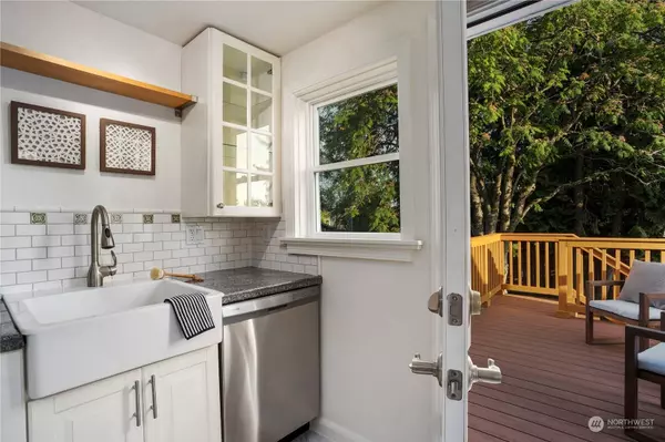 3617 SW Trenton ST, Seattle, WA 98126