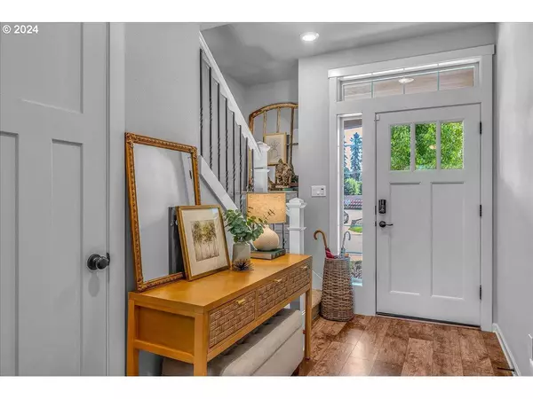 33241 SW HAVLIK DR, Scappoose, OR 97056