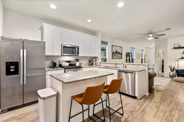 186 Buttonwood DR, Buda, TX 78610