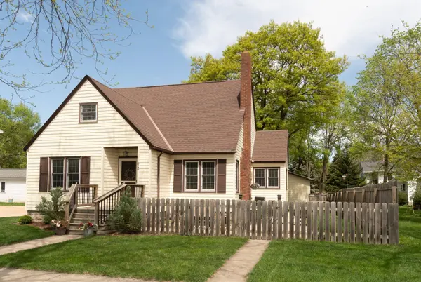 315 W College AVE, Saint Peter, MN 56082