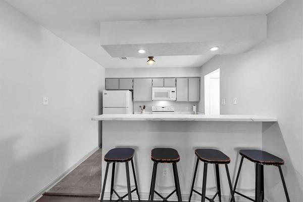 2401 Sycamore AVE #B1, Huntsville, TX 77340