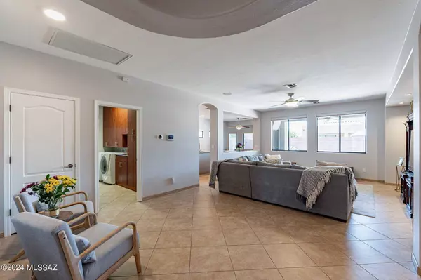 8265 N Rocky Brook Drive, Tucson, AZ 85743