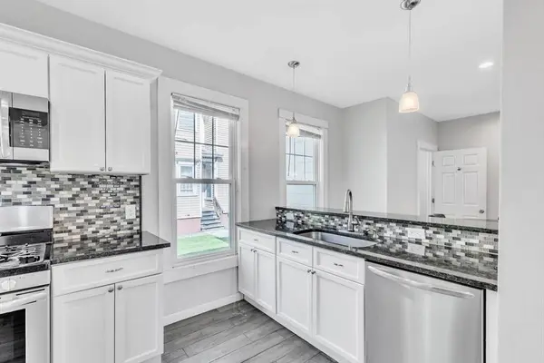 22 Pearl St, Westfield, MA 01085