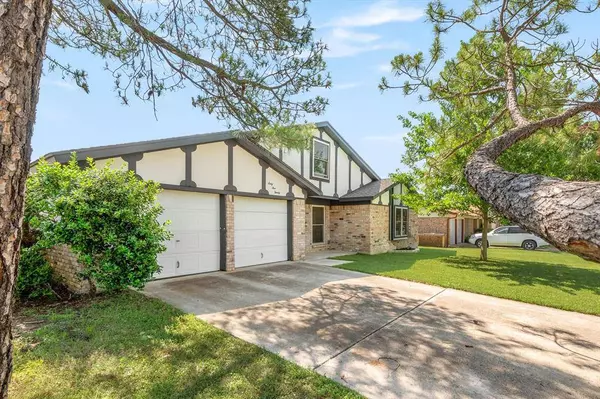 6520 Riddle Drive, North Richland Hills, TX 76182