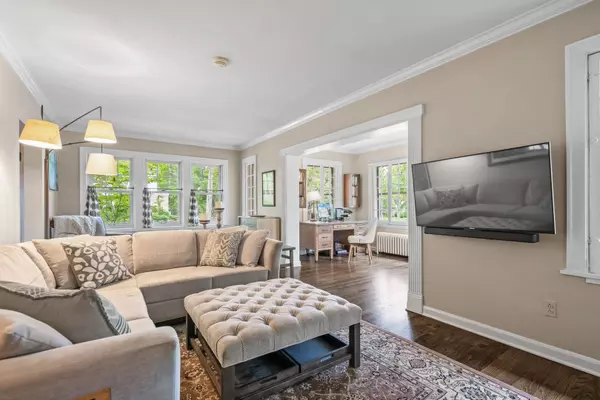 4102 Howard Avenue, Western Springs, IL 60558