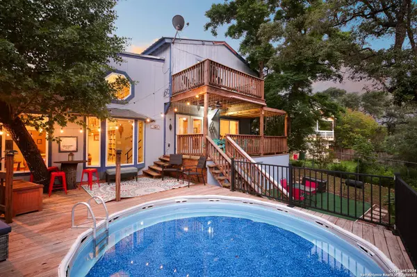 2408 LAKESHORE DR, Canyon Lake, TX 78133-2928