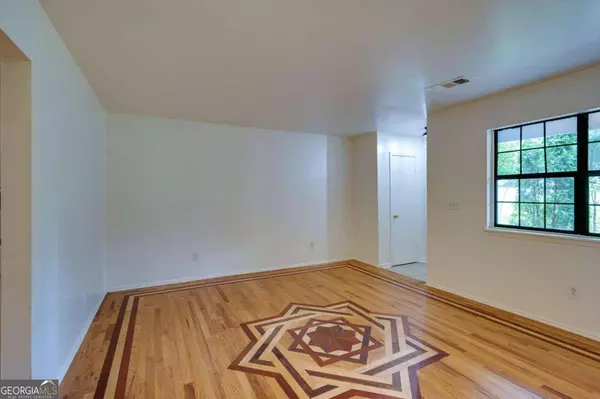 4190 Bowers Pointe DR SW, Lilburn, GA 30047