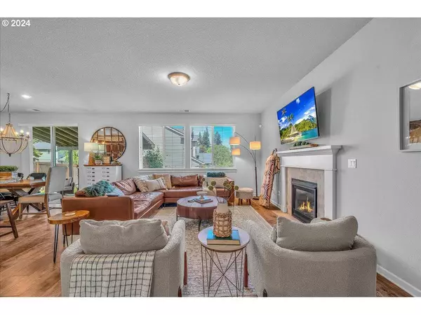 33241 SW HAVLIK DR, Scappoose, OR 97056