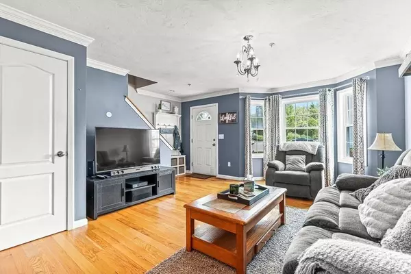 25 Merrimac Way #D, Tyngsborough, MA 01879