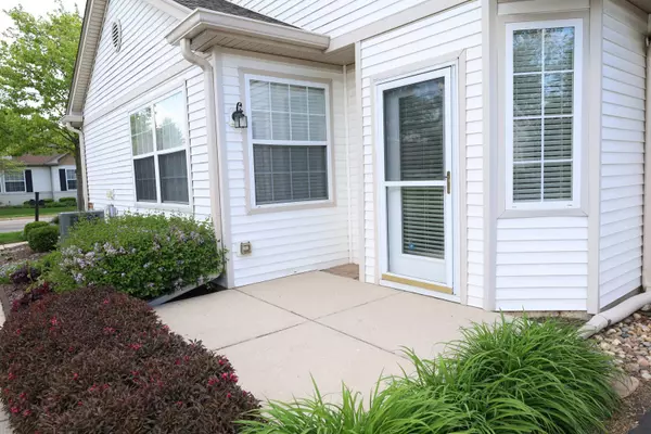 13046 PENNSYLVANIA Avenue #1304, Huntley, IL 60142