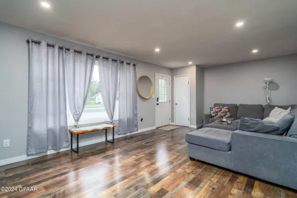 1728 RIVER Road NW, East Grand Forks, MN 56721