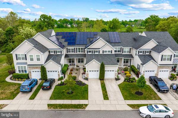 49 OVERLOOK DR, Mount Laurel, NJ 08054