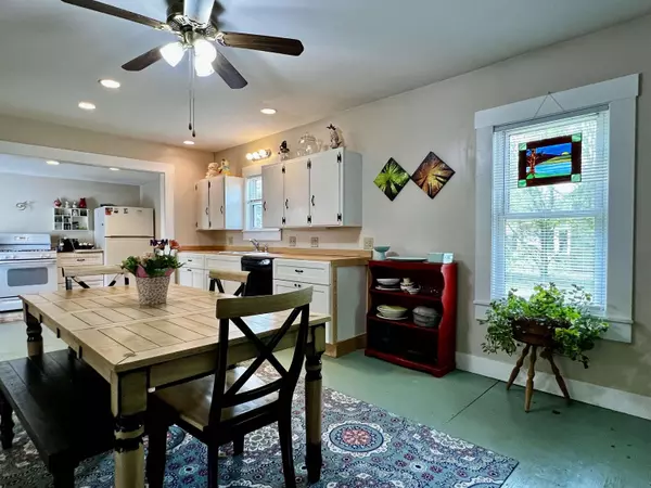 26 Grove ST, Essex Junction, VT 05452