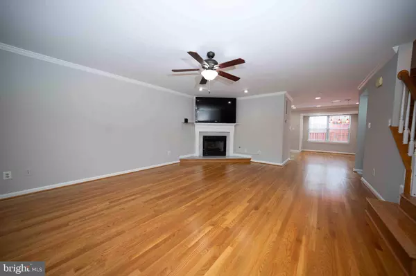 2705 BRIER POND CIR, Woodbridge, VA 22191