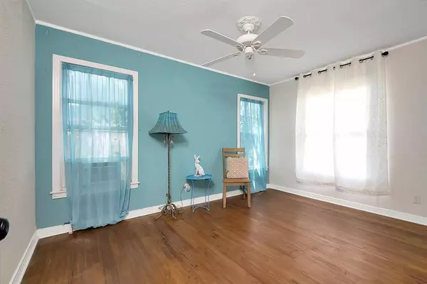 3600 W Boyce Avenue, Fort Worth, TX 76133