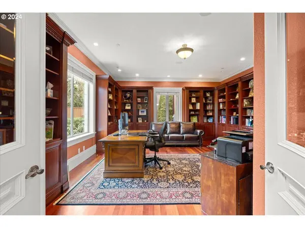 13068 KNAUS RD, Lake Oswego, OR 97034