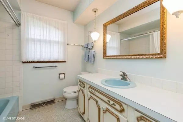 5253 NW 62nd Avenue, Johnston, IA 50131