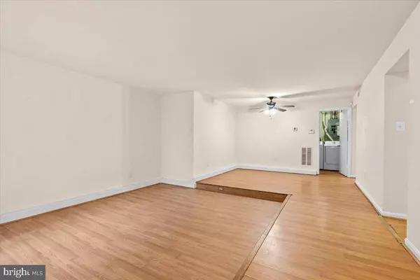 6317 FENESTRA CT #139A, Burke, VA 22015