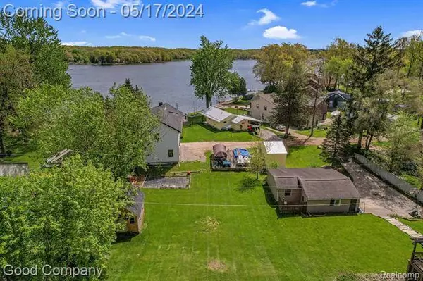 8260 Tipsico Lake Road, Holly, MI 48442