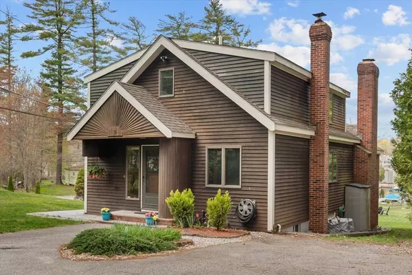 9 Spring St, Windham, NH 03087